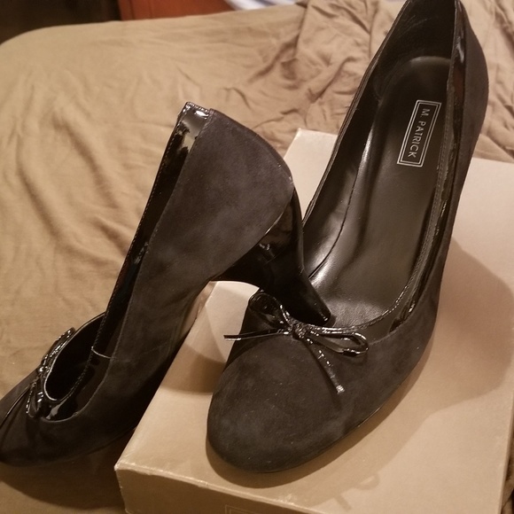 Shoes - Picture 2 of 8